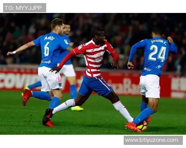 鲍威尔赞拉松为天生斗士期待他重返赛场改变比赛局势的拼搏精神