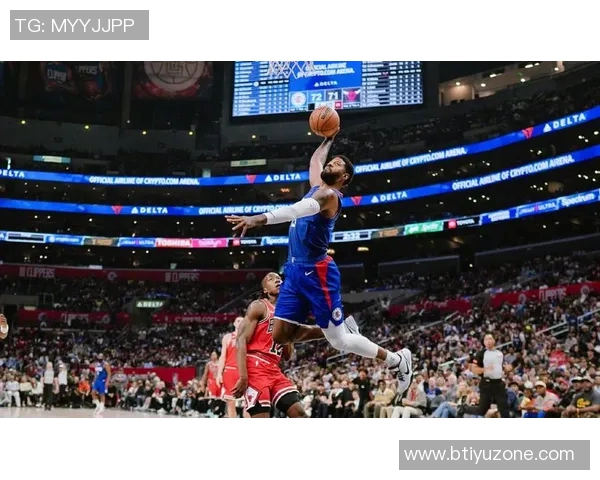 乔治状态回暖半场表现出色12分钟内高效拿下11分2助攻